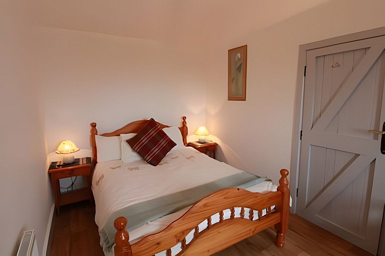 Traditional Old Irish Cottage in Ballyconneely