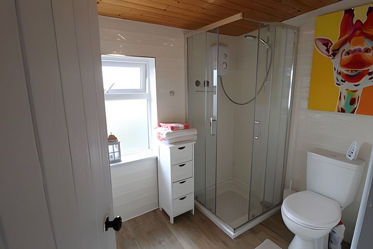 Traditional Old Irish Cottage in Ballyconneely