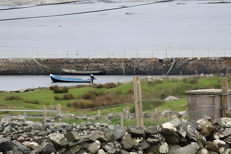 Traditional Old Irish Cottage in Ballyconneely