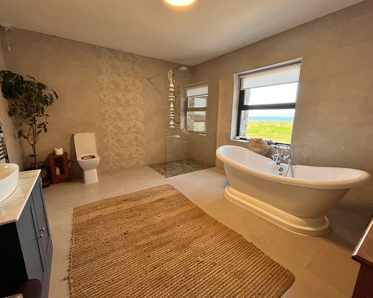 Islands View Lodge is a unique seaside retreat