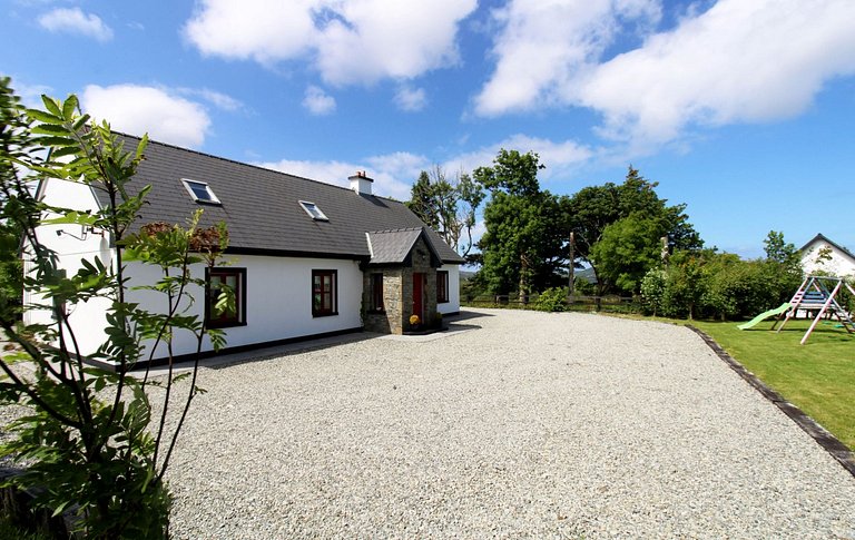 Holiday Home near Connemara National Park