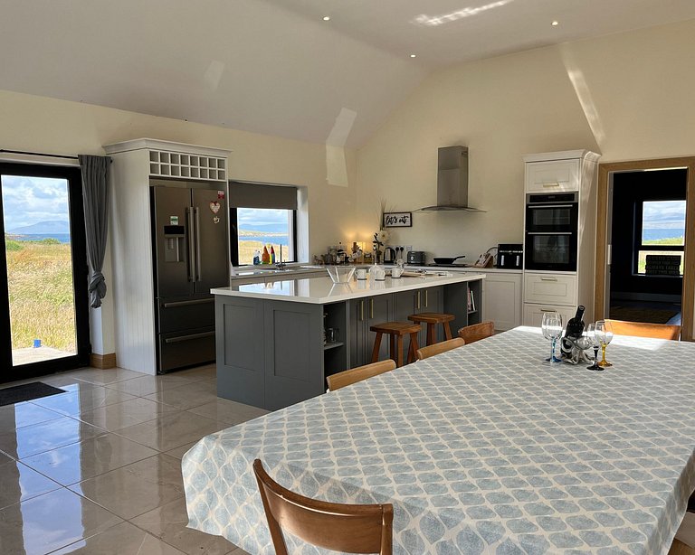 Islands View Lodge is a unique seaside retreat