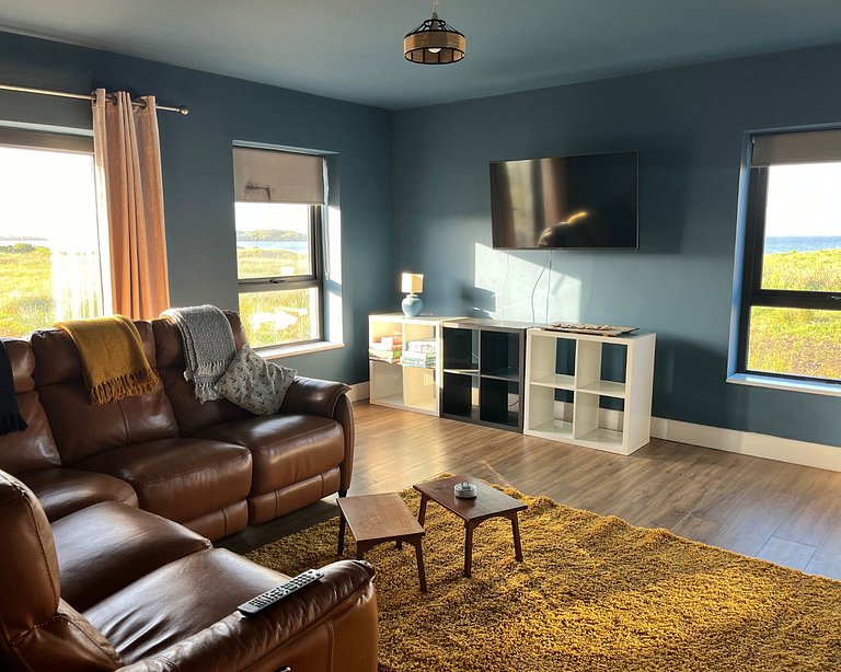 Islands View Lodge is a unique seaside retreat