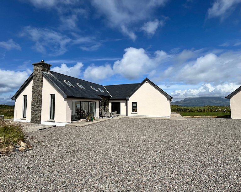 Islands View Lodge is a unique seaside retreat