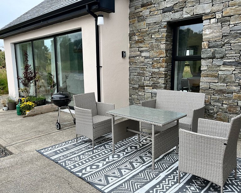 Islands View Lodge is a unique seaside retreat