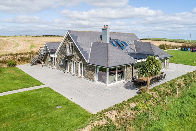 Stunning Kinsale Holiday Home - Sleeping 22